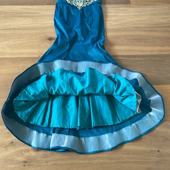 Milano Formals Teal Beaded Mermaid Formal Dress Size 8 - Picture 7 of 12
